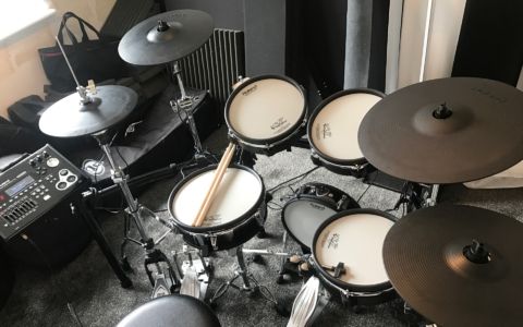 Günstiger HiHat und Kick Drum Controller von Carlsbro passend für viele E-Drums