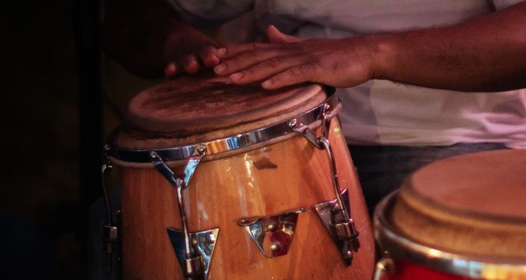 How to Strike Congas 